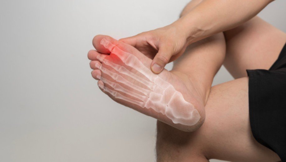 Toe Room: The Thumb-Width Rule That Saves Your Feet