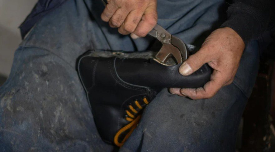 Construction Signs of Premium Dress Shoes