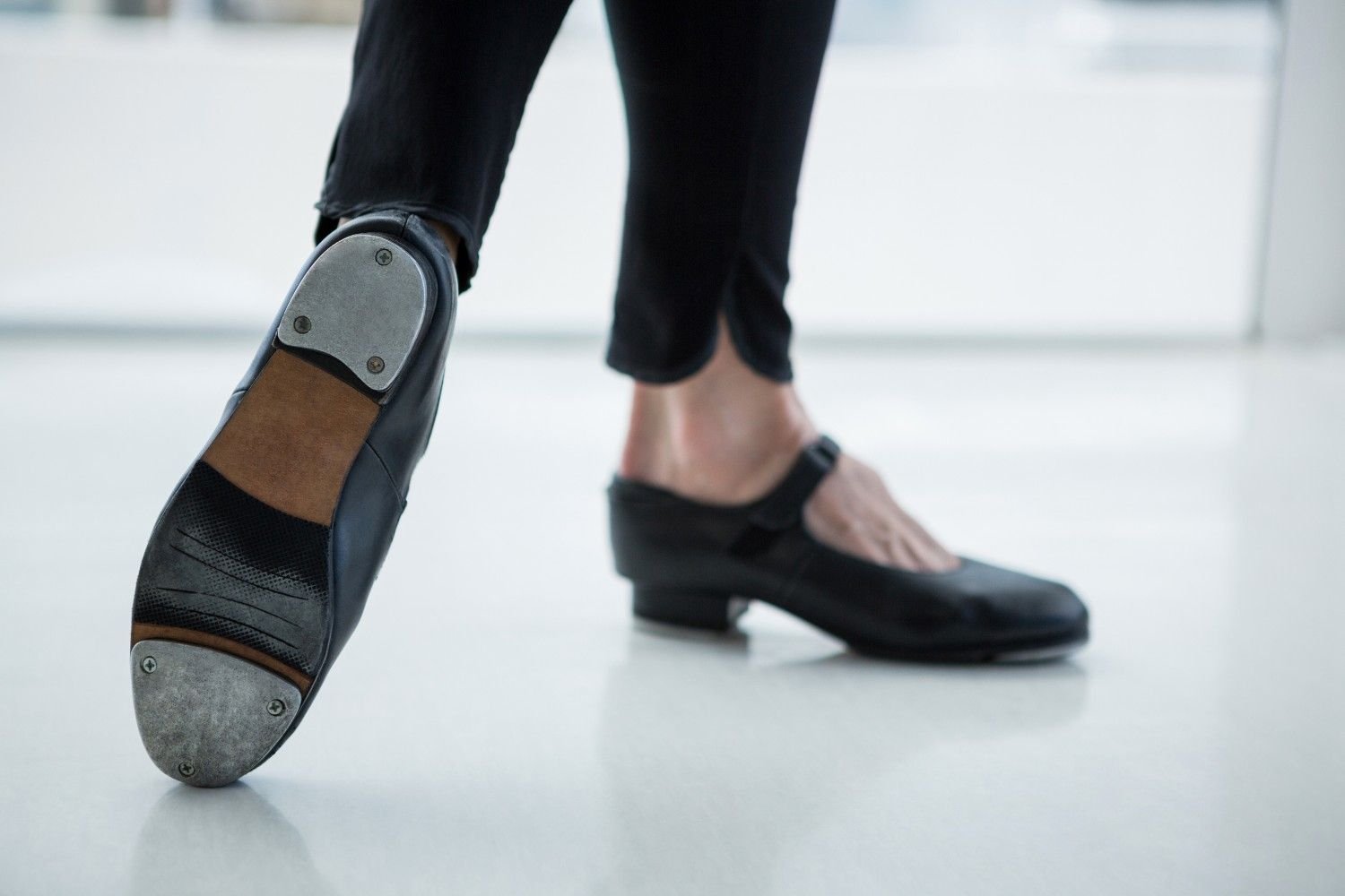 What Makes Modern Oxfords Better for Heel Pain?