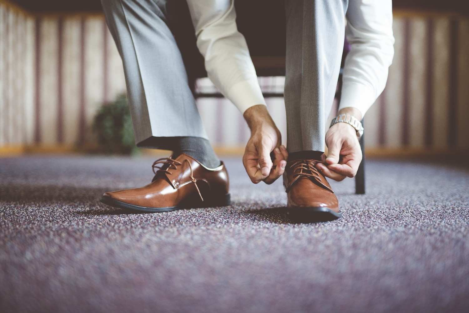 How to Match Wingtip Shoes With Wedding Dress Codes