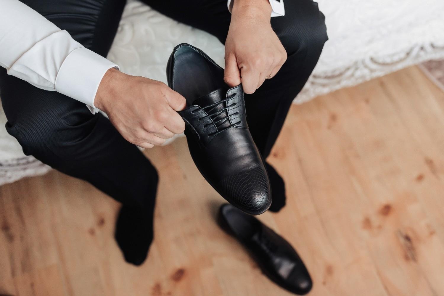 Oxford vs Derby Wingtips: Which Is Better for a Wedding?