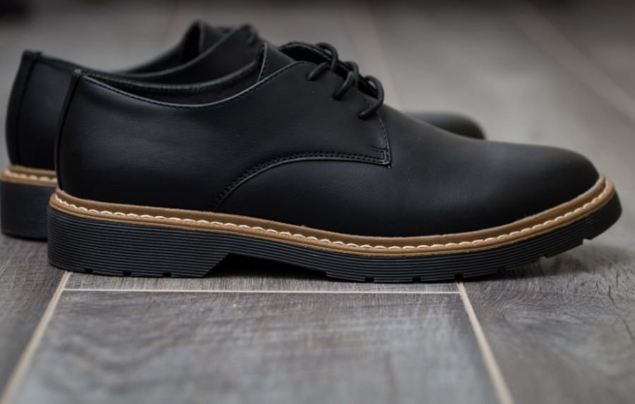Are Derby Shoes Better Than Oxfords for a High Instep