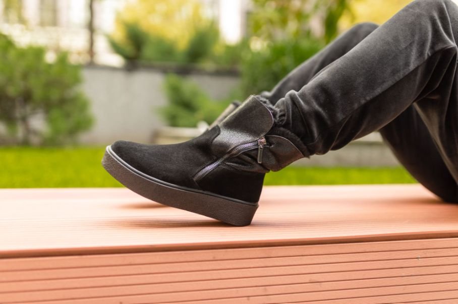 Comfortable Wingtip Shoes for Wide Feet Best Picks and Fit Guide