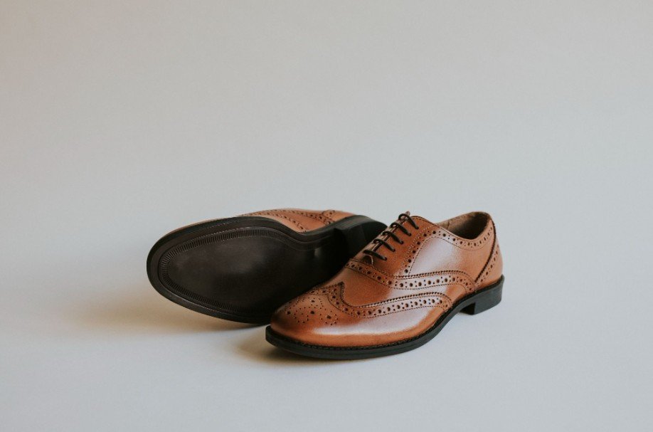 Should Your Brown Belt Match Your Oxford Shoes