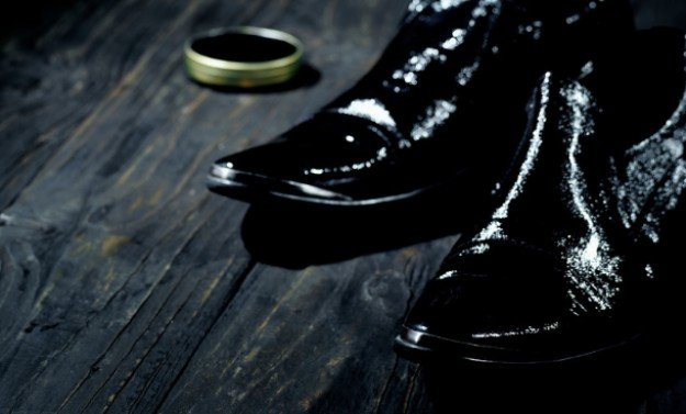 Why Leather Shoes Look Cloudy After Polishing - Fix the Haze