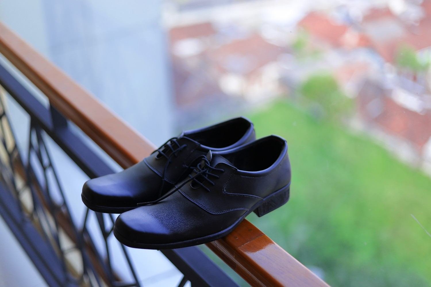 Are Rubber-Sole Oxfords Better for Standing at Work